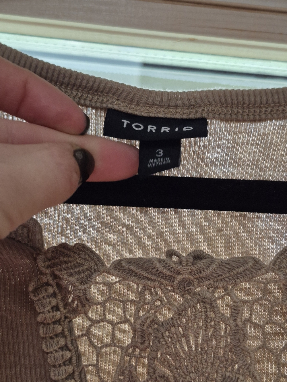 Torrid Crochet Panel Tank Sz 3 - Picture 4 of 6